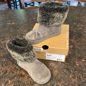 Baby TOMS boots